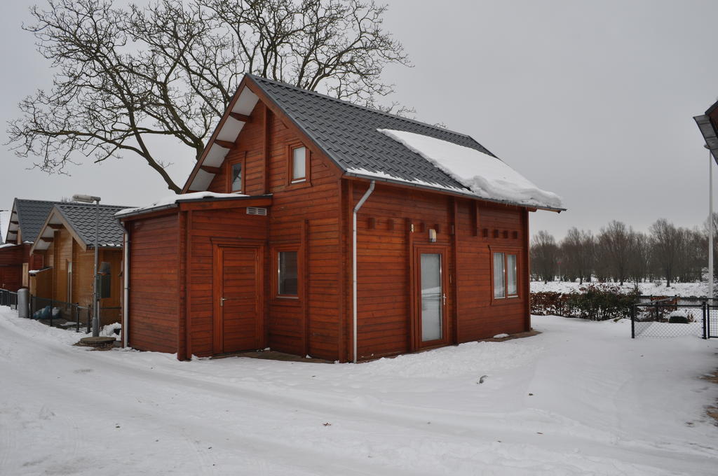 Thuiskomen, Genieten Aan Het Water Maaseik Habitación foto